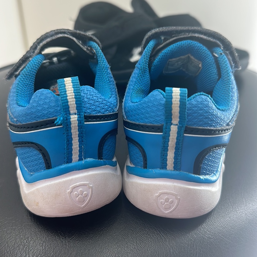 Boys size 6 Paw‎ Patrol sneakers and a size 6 pair of soccer slippers - Picture 3 of 8